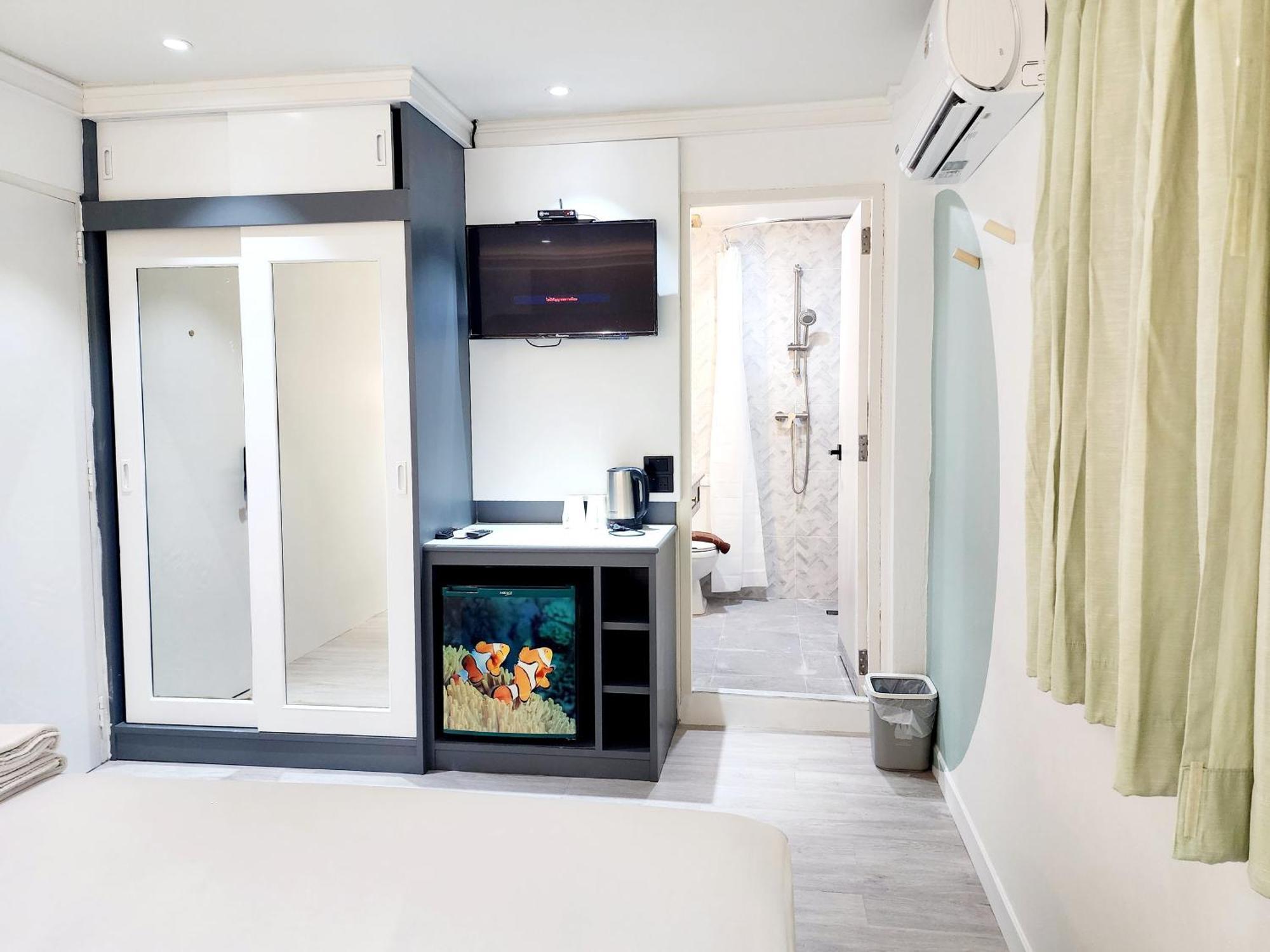 Seatel Phuket, Patong Beach Exterior foto