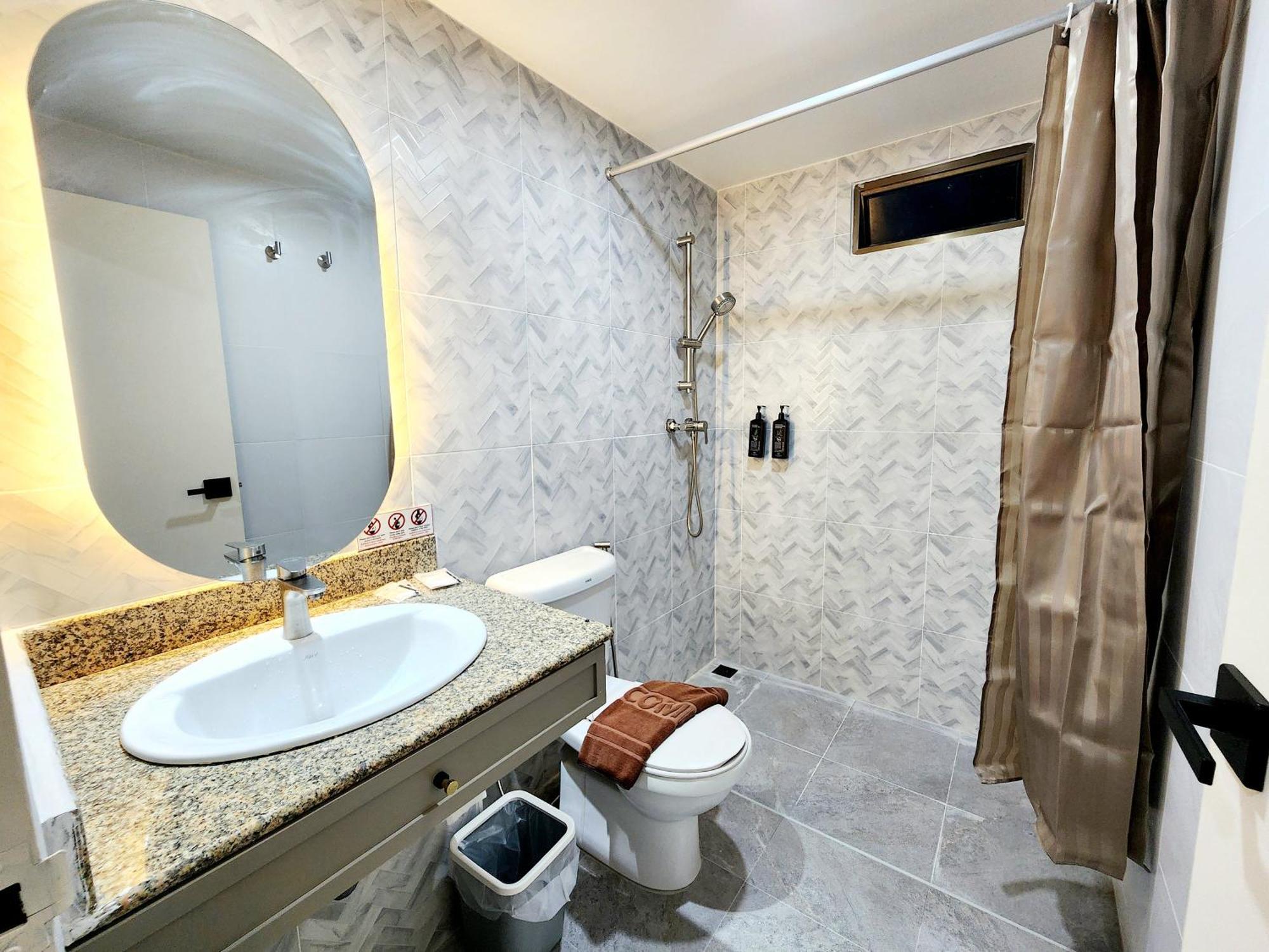 Seatel Phuket, Patong Beach Exterior foto