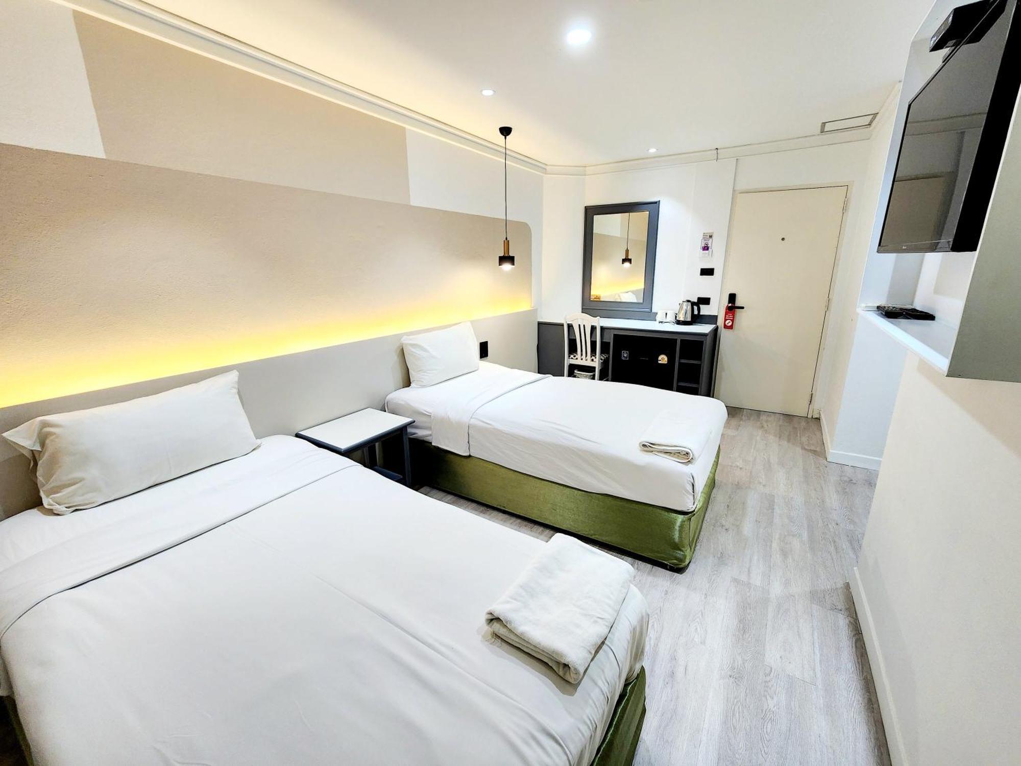 Seatel Phuket, Patong Beach Exterior foto