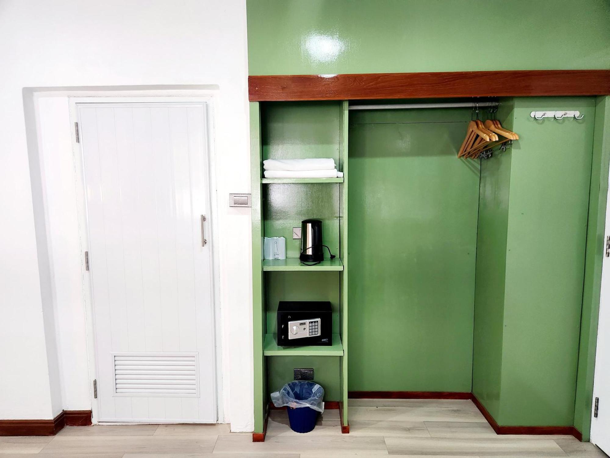 Seatel Phuket, Patong Beach Exterior foto
