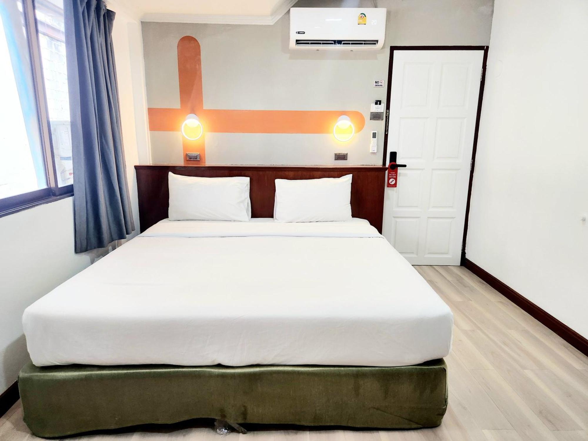 Seatel Phuket, Patong Beach Exterior foto