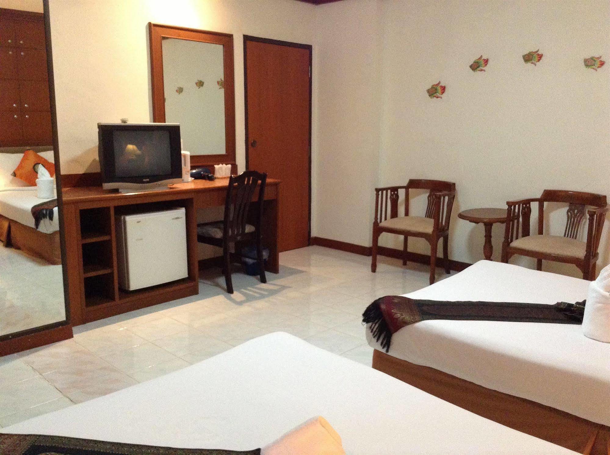 Seatel Phuket, Patong Beach Exterior foto